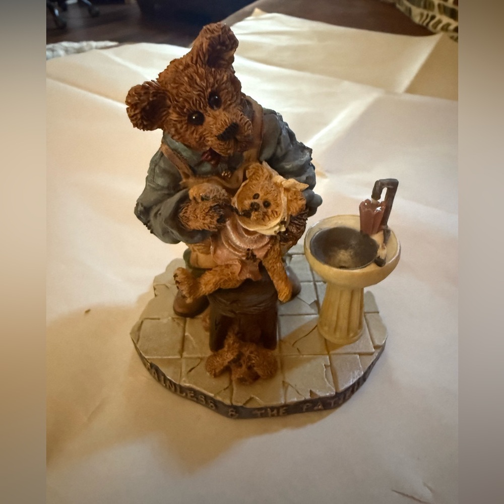 Boyd's Bears Bearstone Figurines 1993
"Painless And The Patient" Dentist #227710